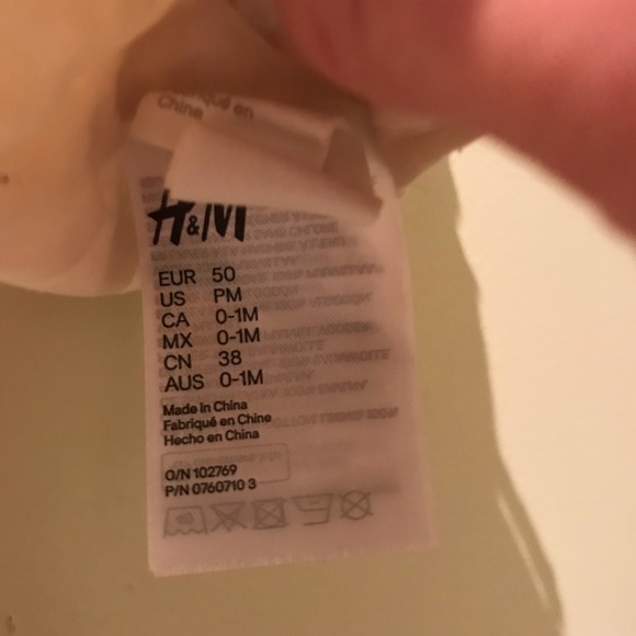 Two baby bonnets, 0–3 months, blue and white stripe & beige with ruffles - Picture 4 of 5